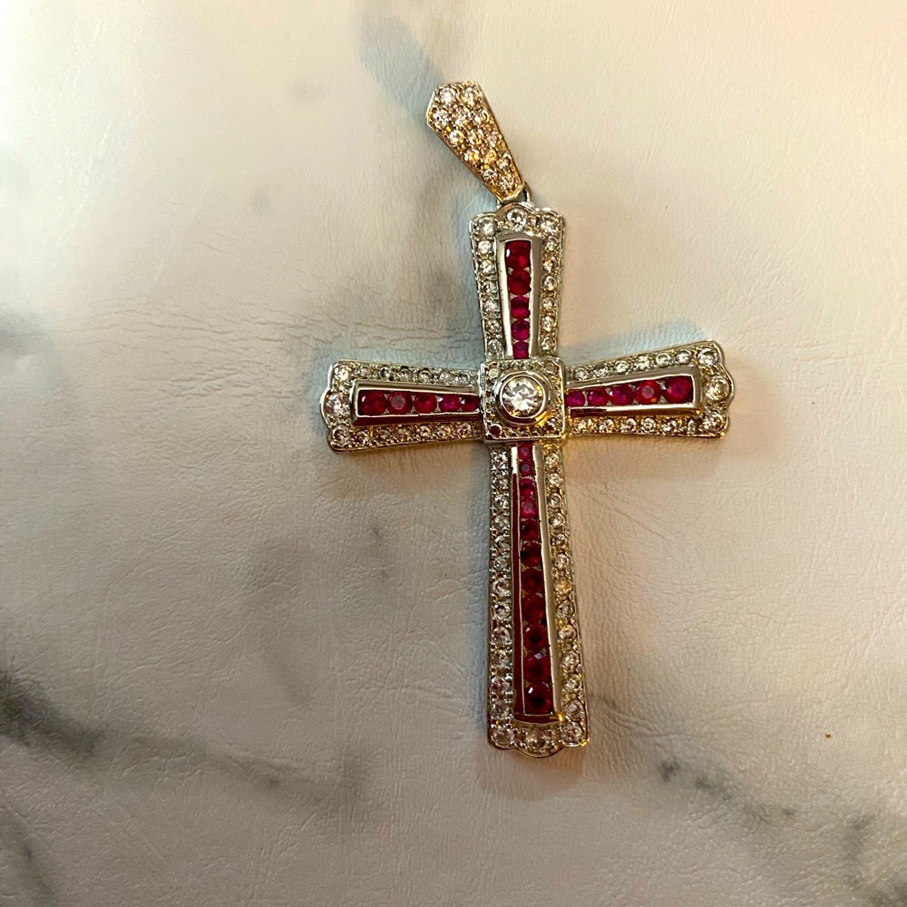 Ruby cross - Picture 1 of 5